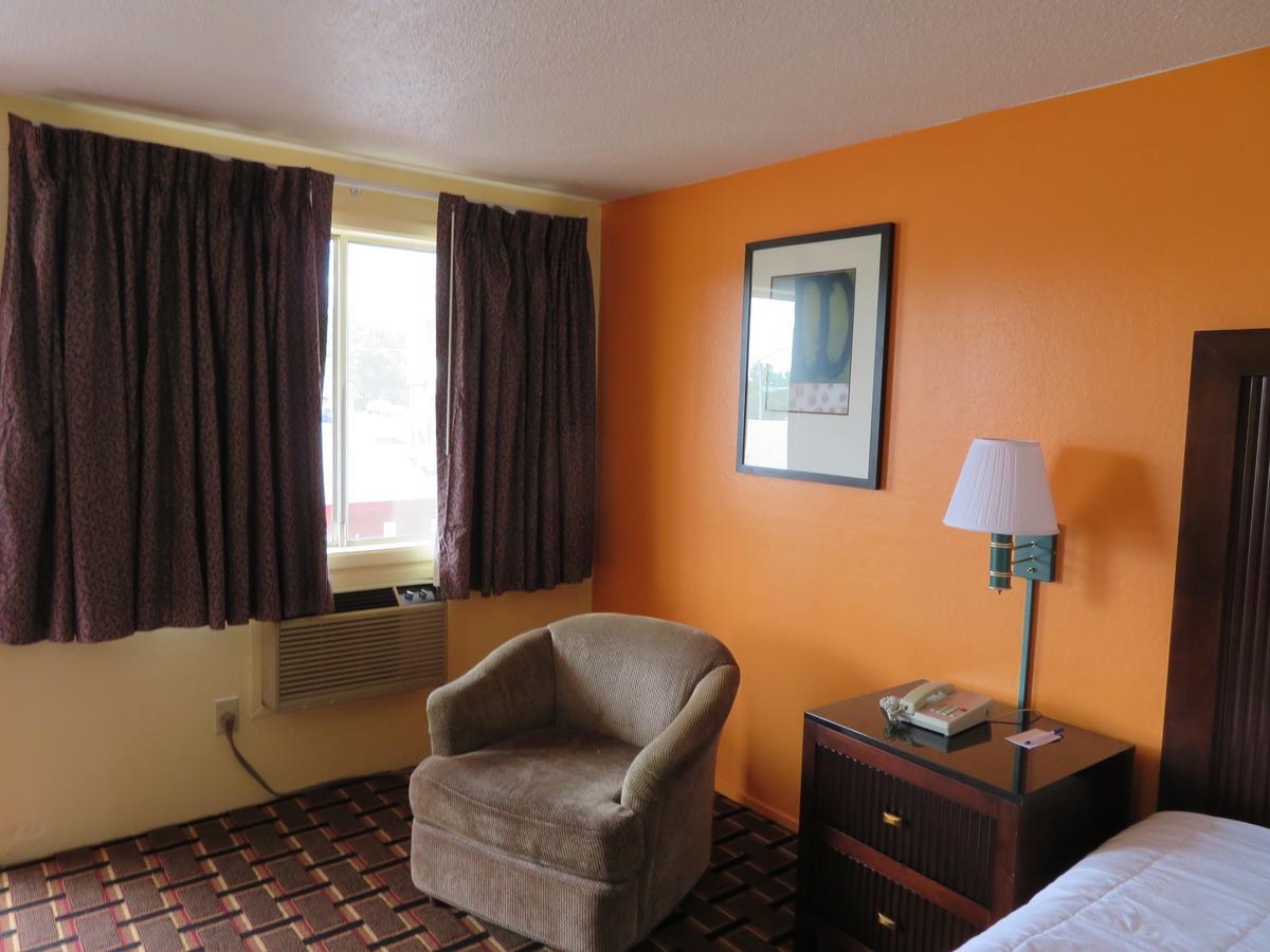 Royal Crest Motel Медфорд Екстериор снимка