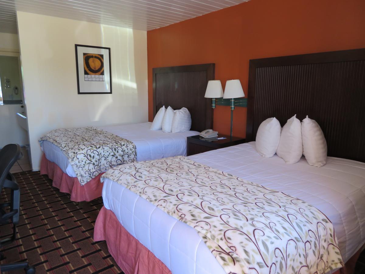 Royal Crest Motel Медфорд Екстериор снимка