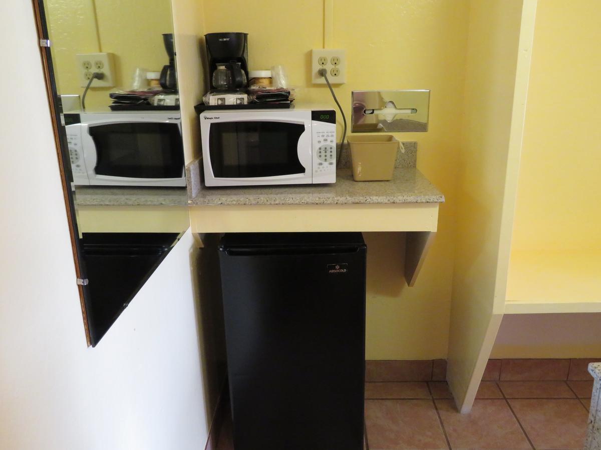 Royal Crest Motel Медфорд Екстериор снимка