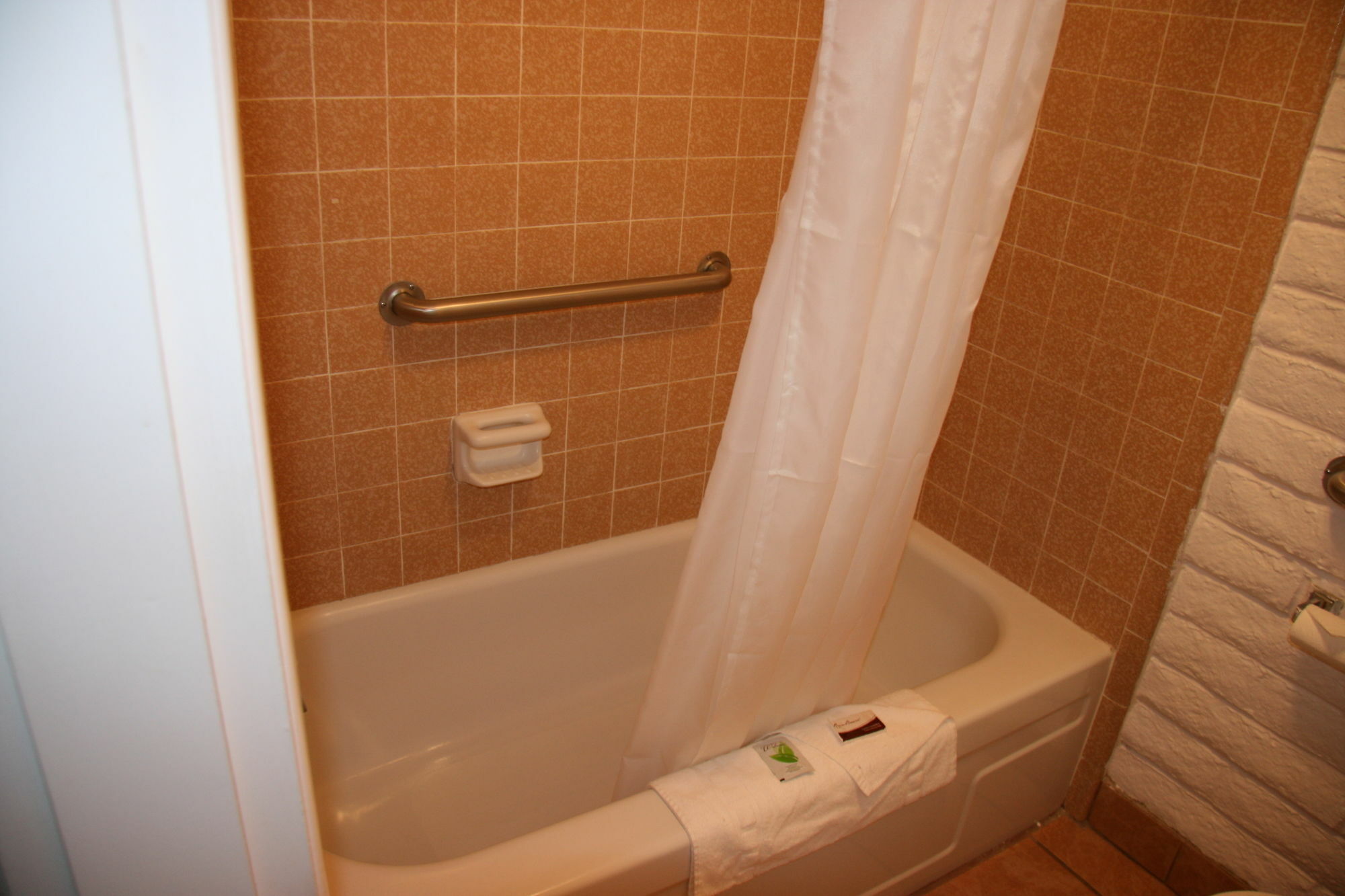 Royal Crest Motel Медфорд Екстериор снимка