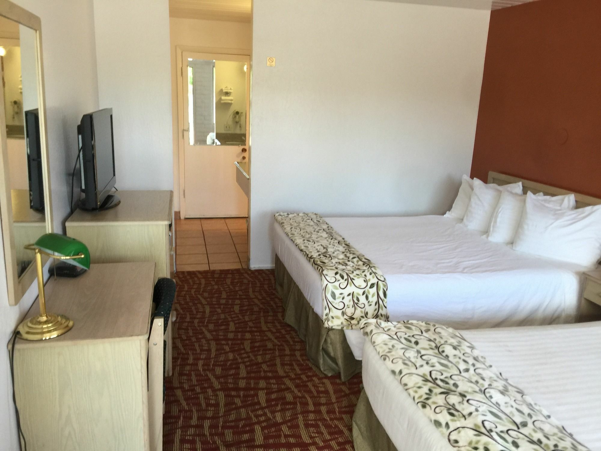 Royal Crest Motel Медфорд Екстериор снимка